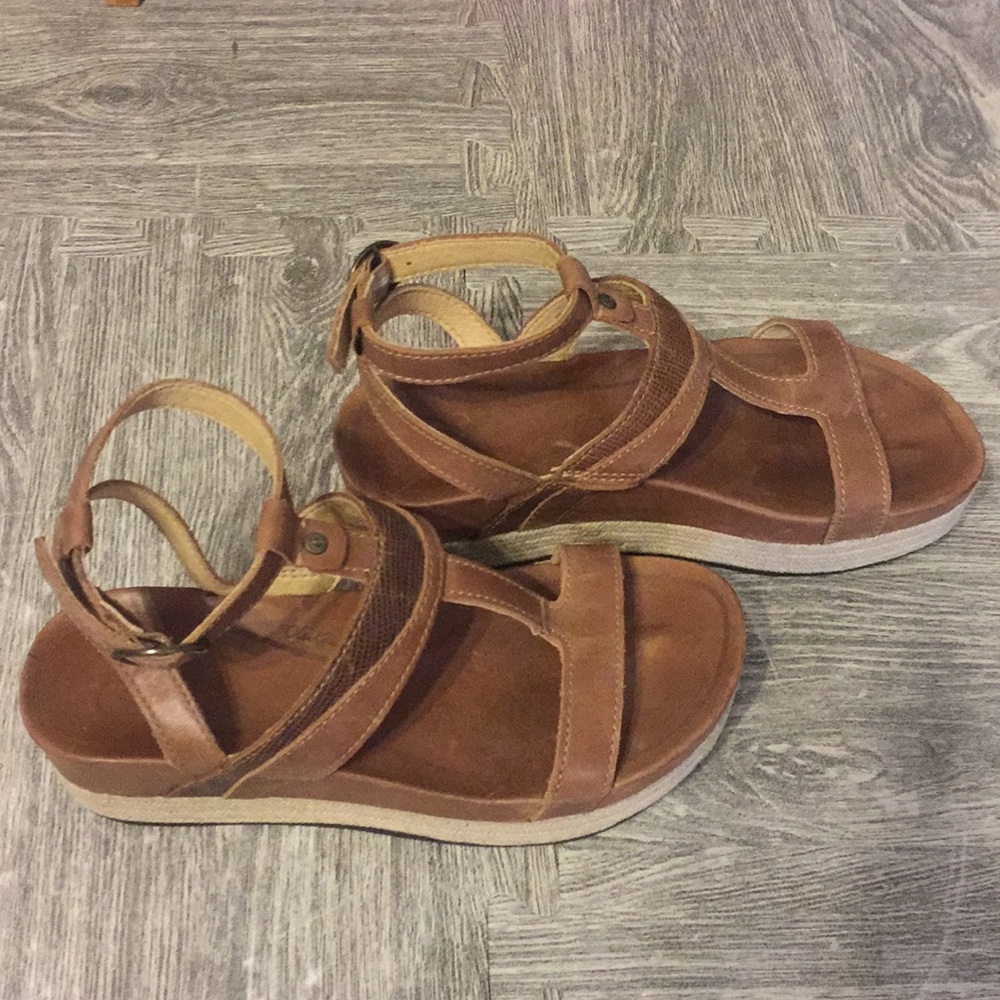 OluKai Platform Espadrille Sandals